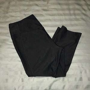 Basic black Nike Dri-Fit cropped leggings